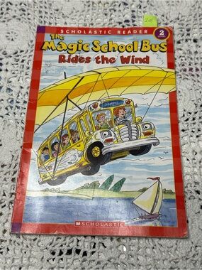 Vintage 2006 Scholastic The Magic School Bus Rides the Wind level 2